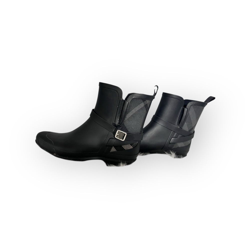 Burberry Rubber Rain Boots  for Women sz 9.5 Authenticated